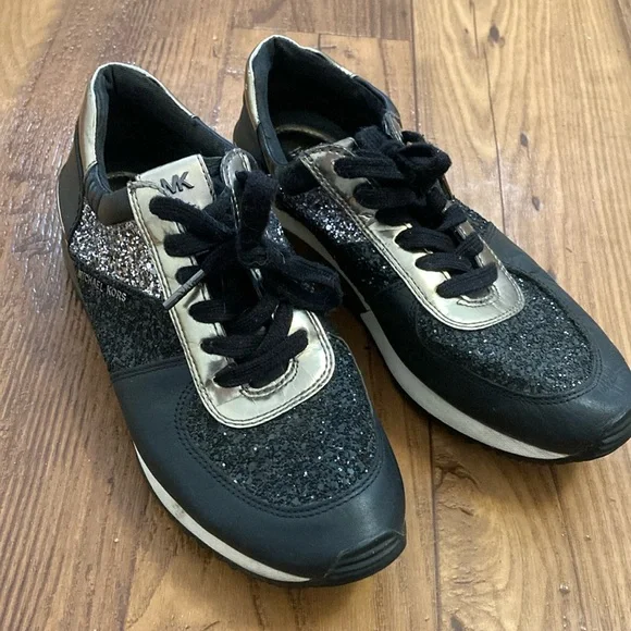 Michael Kors sneakers size 7.5 - Picture 1 of 8